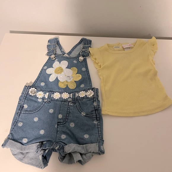 Two sets of overalls and matching tees - Picture 3 of 9